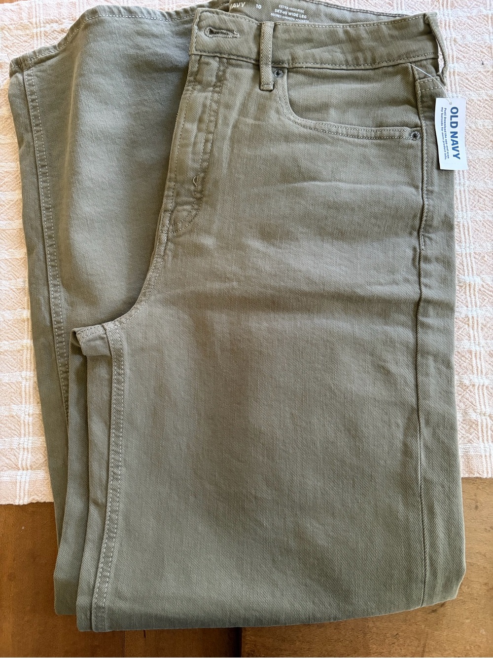 Old navy extra high rise sky hi wide leg in light olive size 10